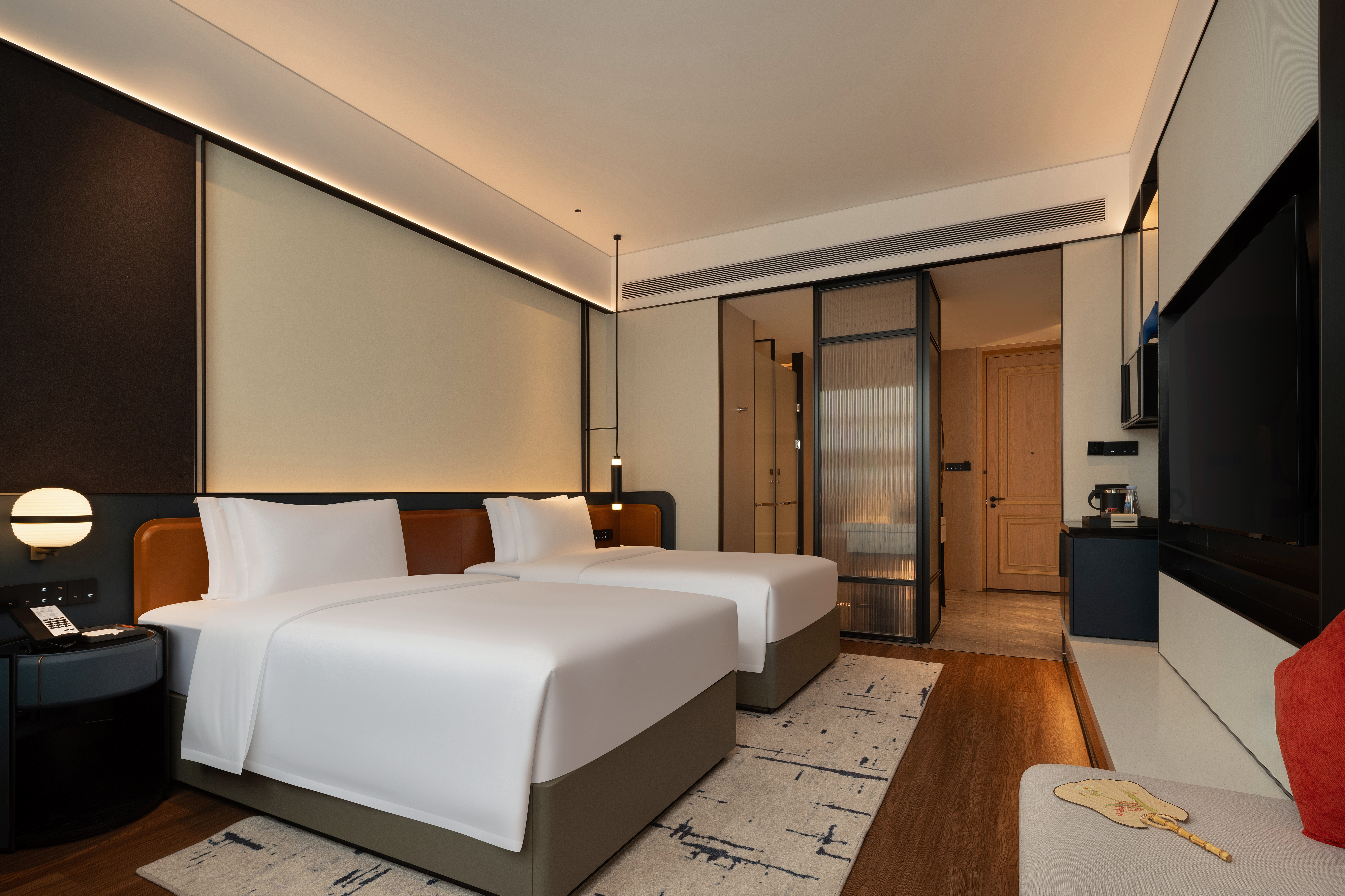 Guest room at the Wyndham Grand Plaza Royale Legend Nanyue in Hengyang, Other than US/Canada