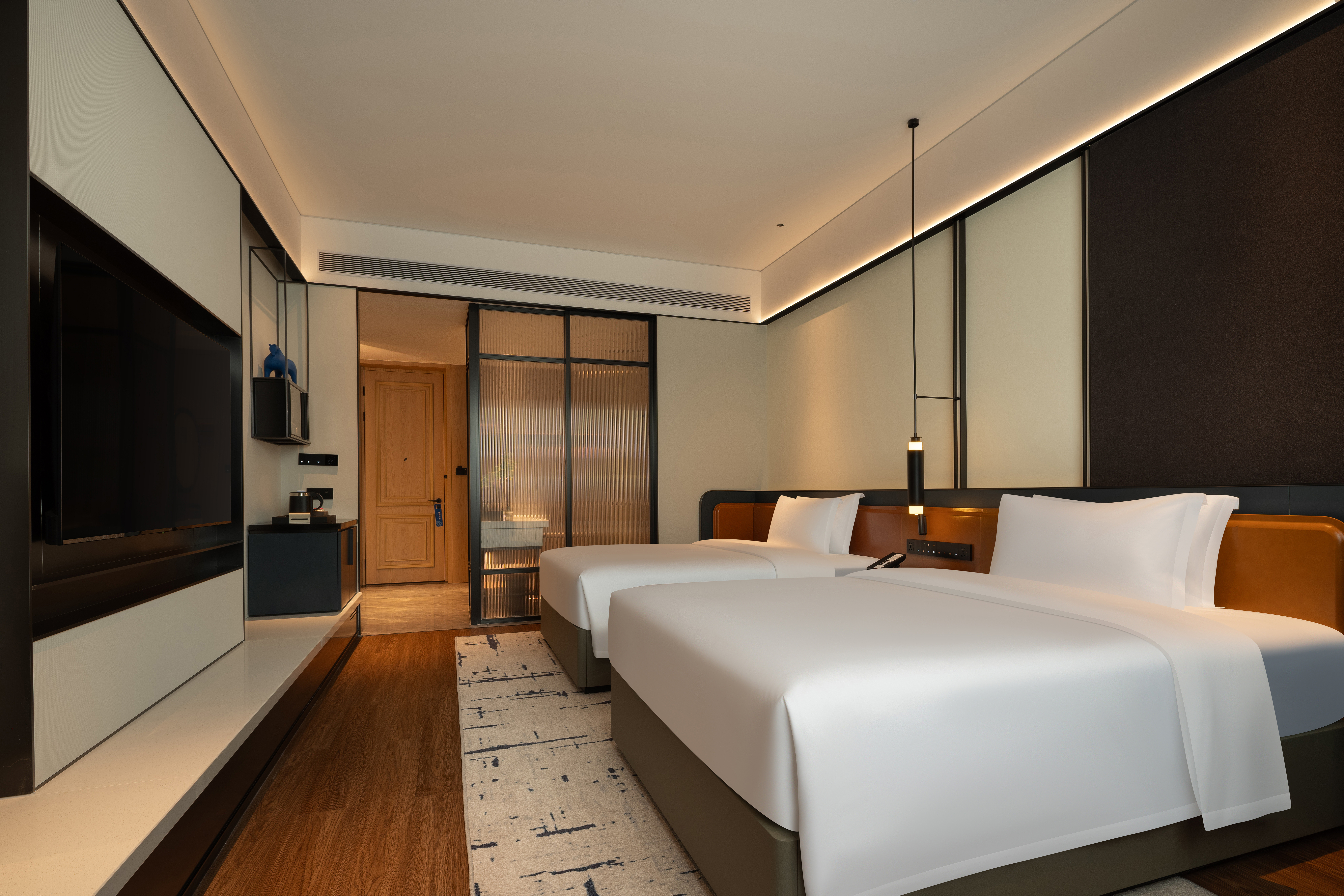 Guest room at the Wyndham Grand Plaza Royale Legend Nanyue in Hengyang, Other than US/Canada