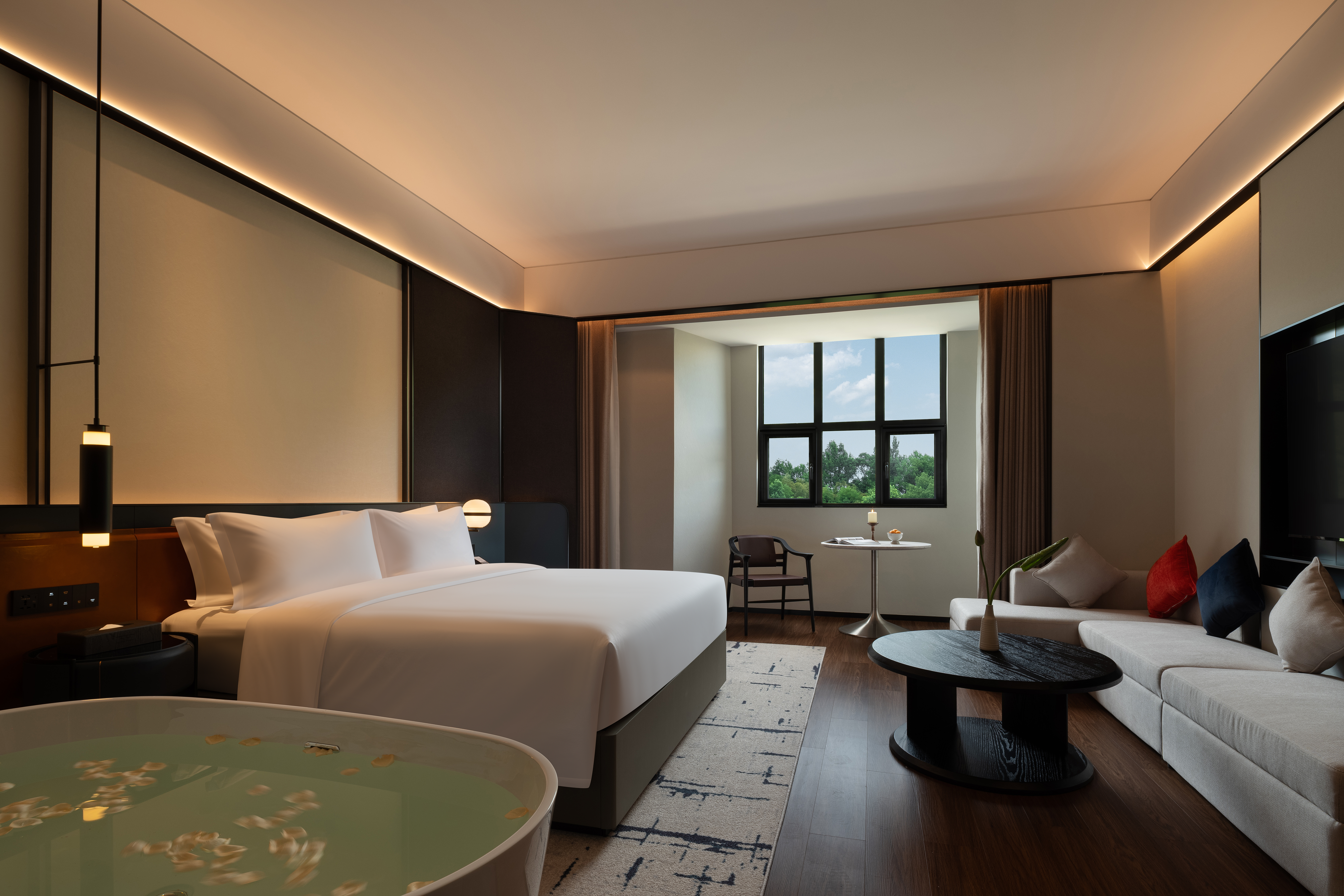 Guest room at the Wyndham Grand Plaza Royale Legend Nanyue in Hengyang, Other than US/Canada