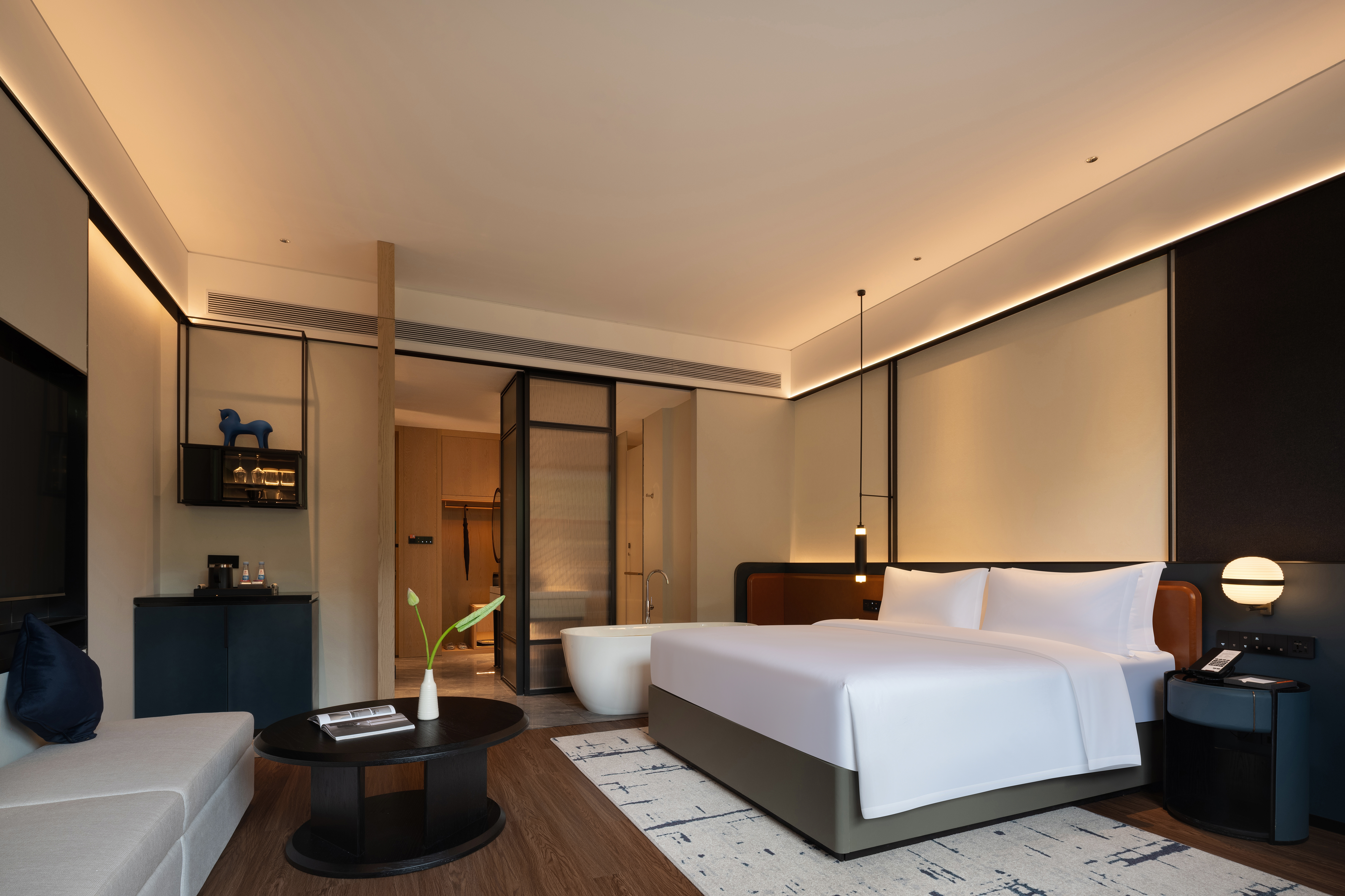 Guest room at the Wyndham Grand Plaza Royale Legend Nanyue in Hengyang, Other than US/Canada