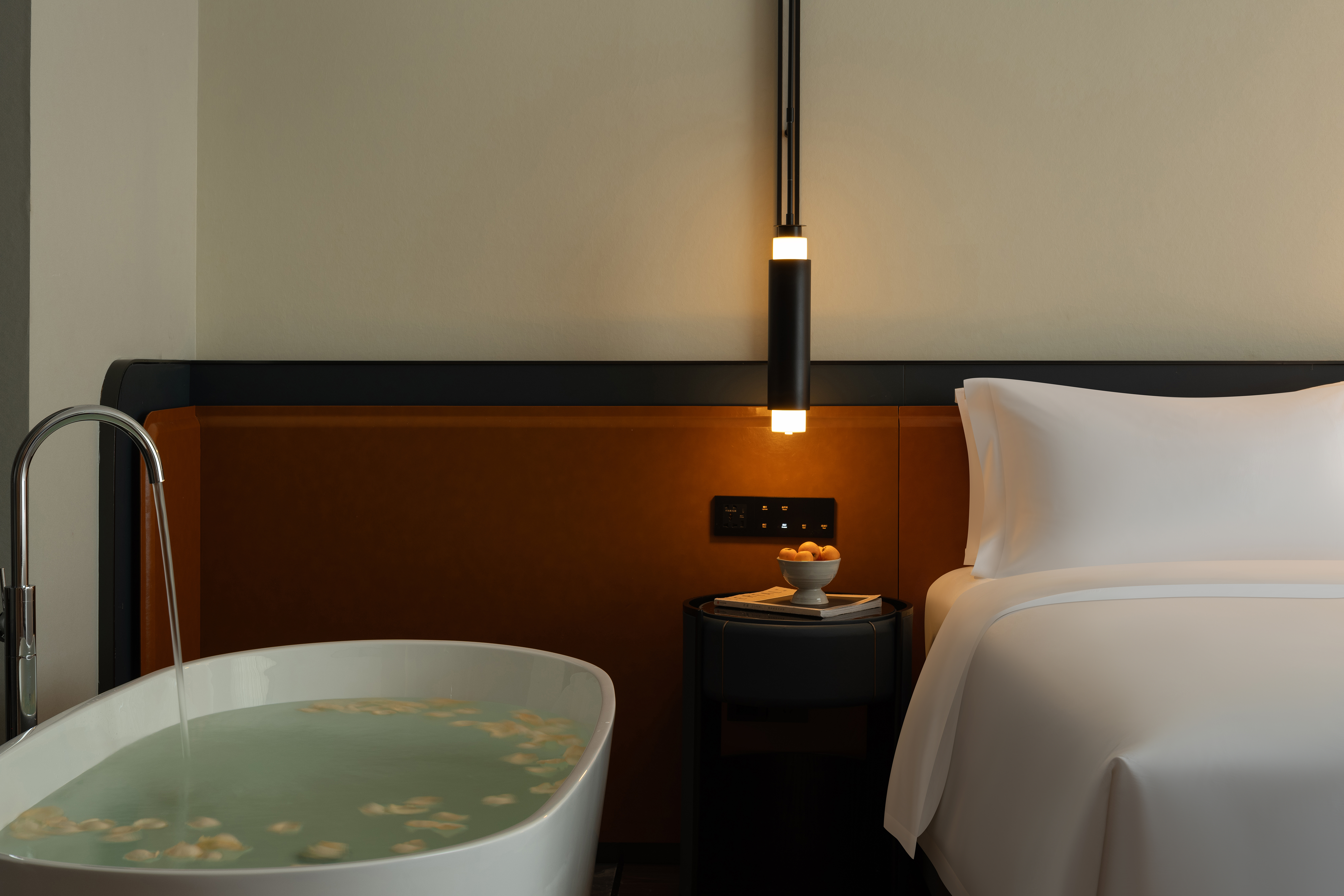Guest room at the Wyndham Grand Plaza Royale Legend Nanyue in Hengyang, Other than US/Canada