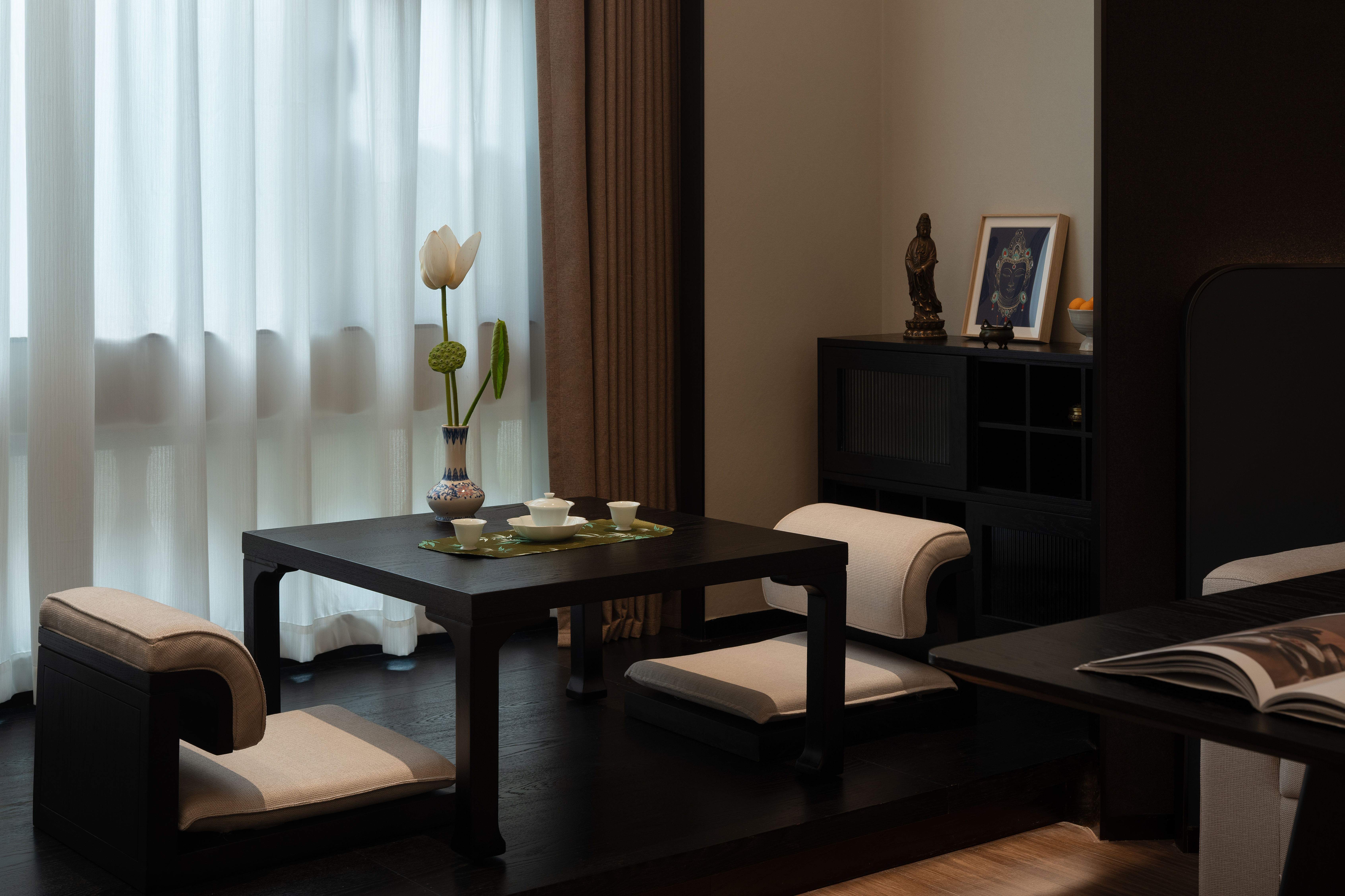 Guest room at the Wyndham Grand Plaza Royale Legend Nanyue in Hengyang, Other than US/Canada