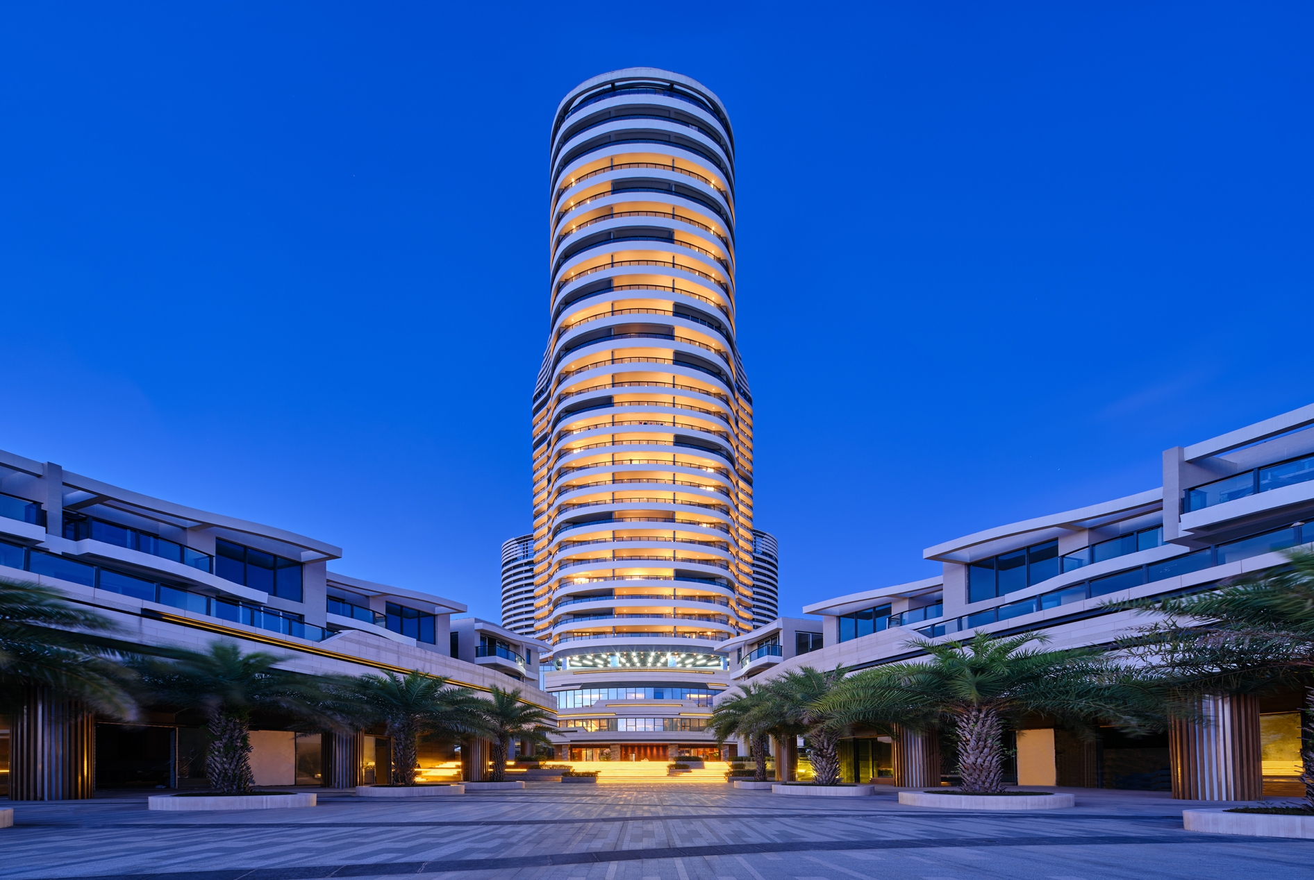 Exterior of Wyndham Grand Plaza Royale Shuangyue Bay hotel in Huizhou, Other than US/Canada