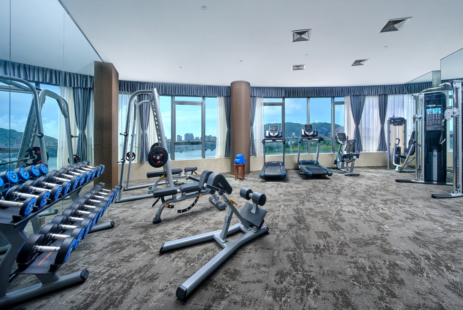 Fitness room at Wyndham Grand Plaza Royale Shuangyue Bay in Huizhou, Other than US/Canada