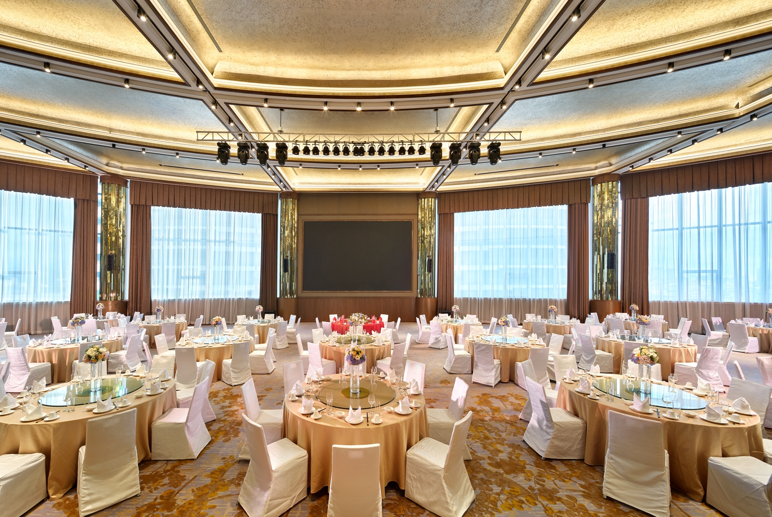 Wyndham Grand Plaza Royale Shuangyue Bay ballroom in Huizhou, Other than US/Canada