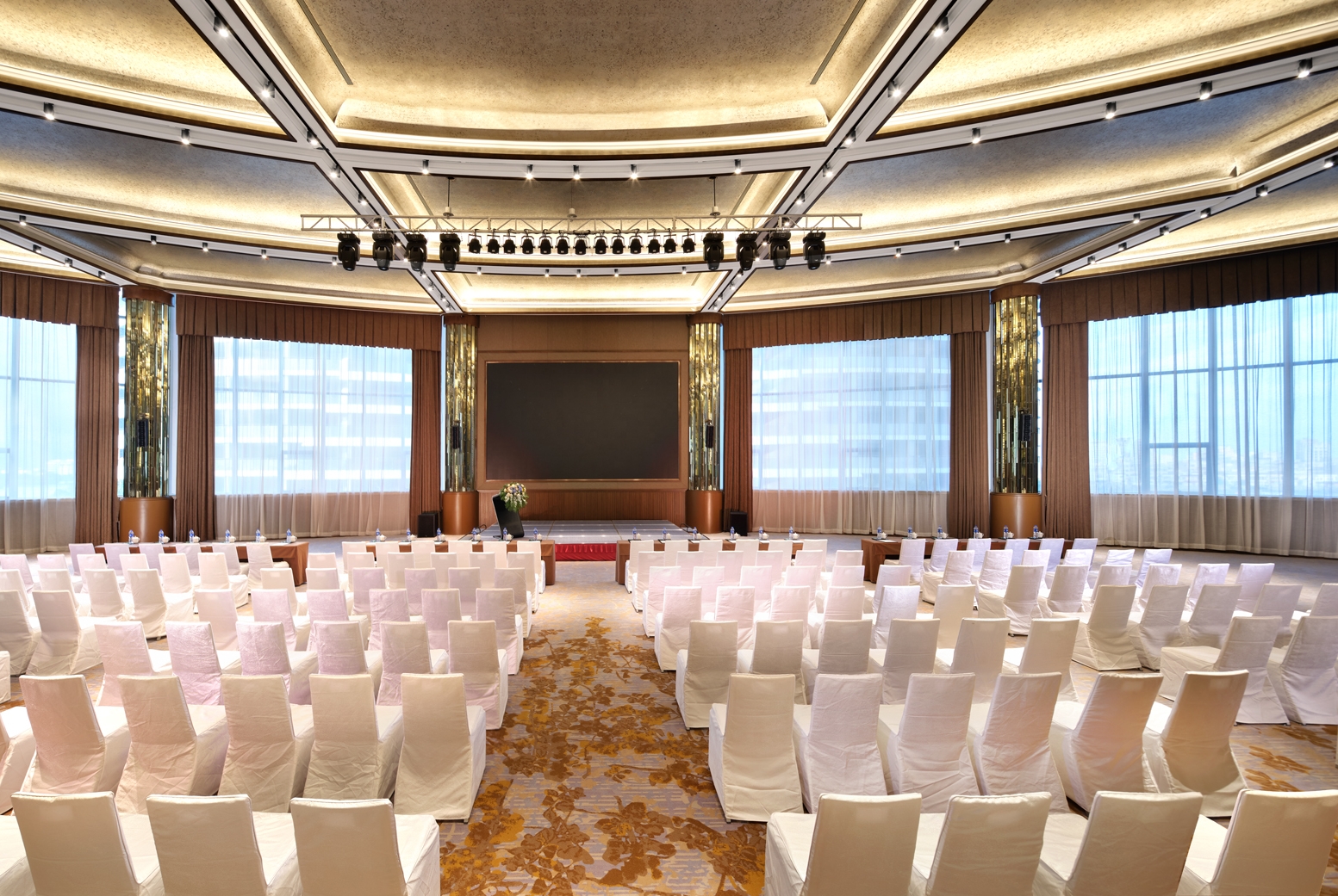 Wyndham Grand Plaza Royale Shuangyue Bay ballroom in Huizhou, Other than US/Canada