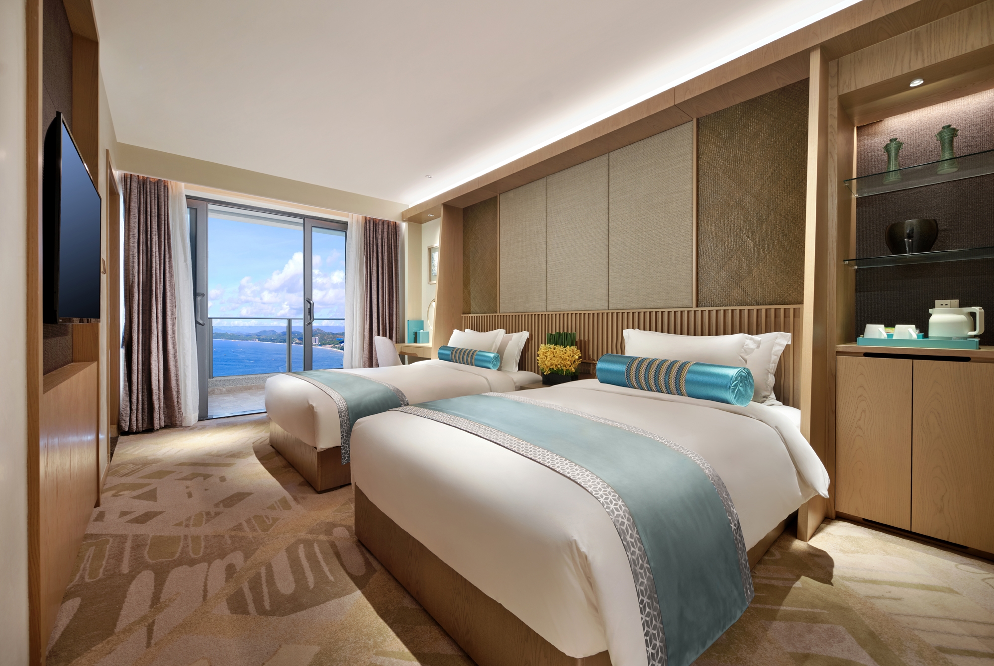 Guest room at the Wyndham Grand Plaza Royale Shuangyue Bay in Huizhou, Other than US/Canada