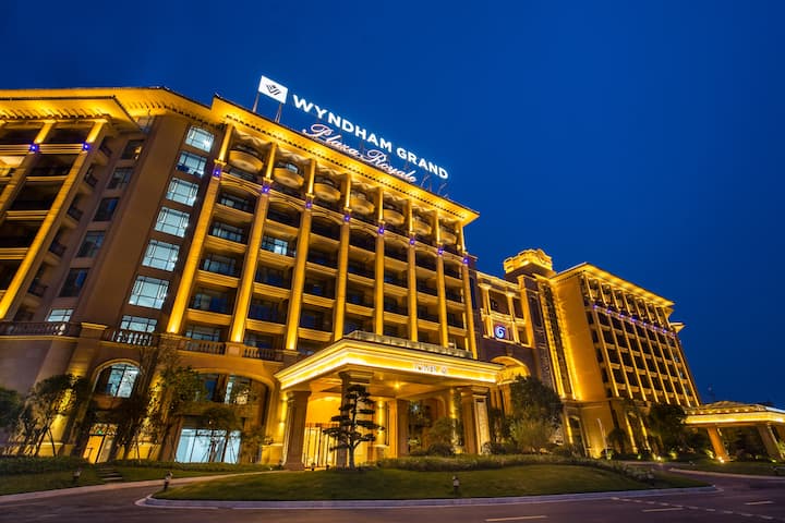 Exterior Night Image of Wyndham Grand Plaza Royale Kaicheng Anji hotel in Huzhou, Other than US/Canada