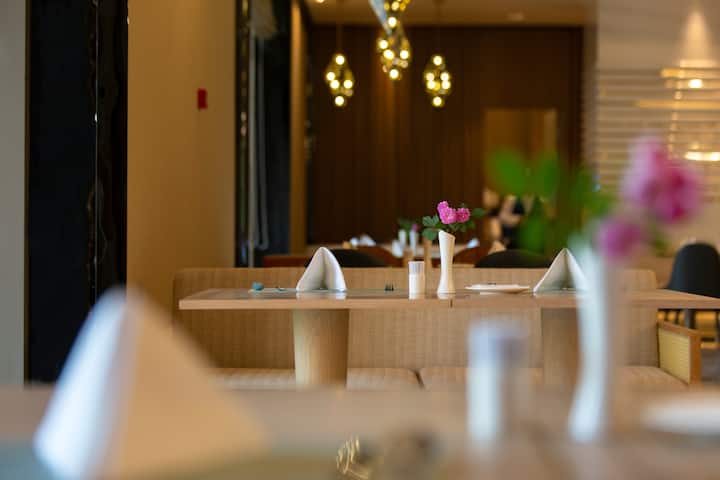 Wyndham Grand Plaza Royale Kaicheng Anji restaurant in Huzhou, Other than US/Canada