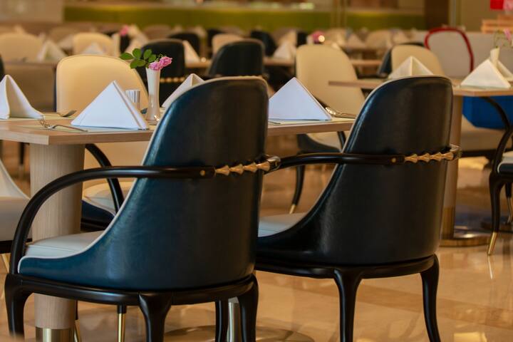 Wyndham Grand Plaza Royale Kaicheng Anji restaurant in Huzhou, Other than US/Canada