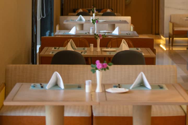 Wyndham Grand Plaza Royale Kaicheng Anji restaurant in Huzhou, Other than US/Canada