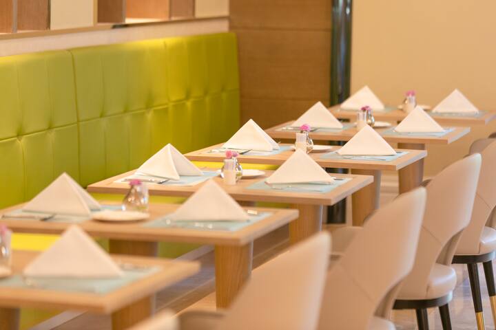 Wyndham Grand Plaza Royale Kaicheng Anji restaurant in Huzhou, Other than US/Canada