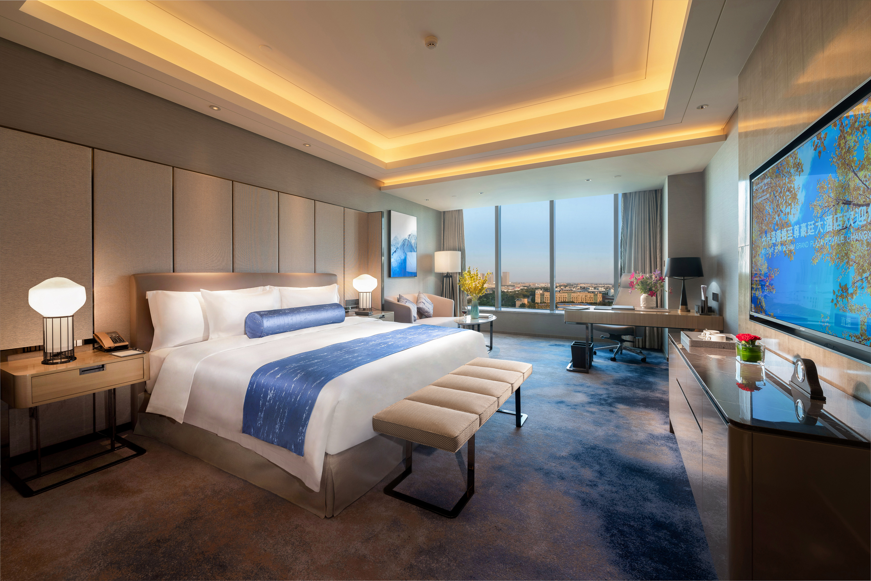 Guest room at the Wyndham Grand Plaza Royale Ever Bright Changxing in Huzhou, Other than US/Canada