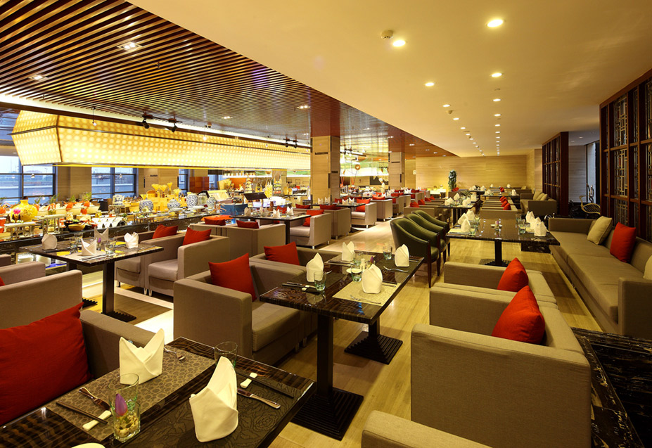 Restaurant bar at Wyndham Grand Plaza Royale Changsheng Jiangyin in Jiangyin, Other than US/Canada