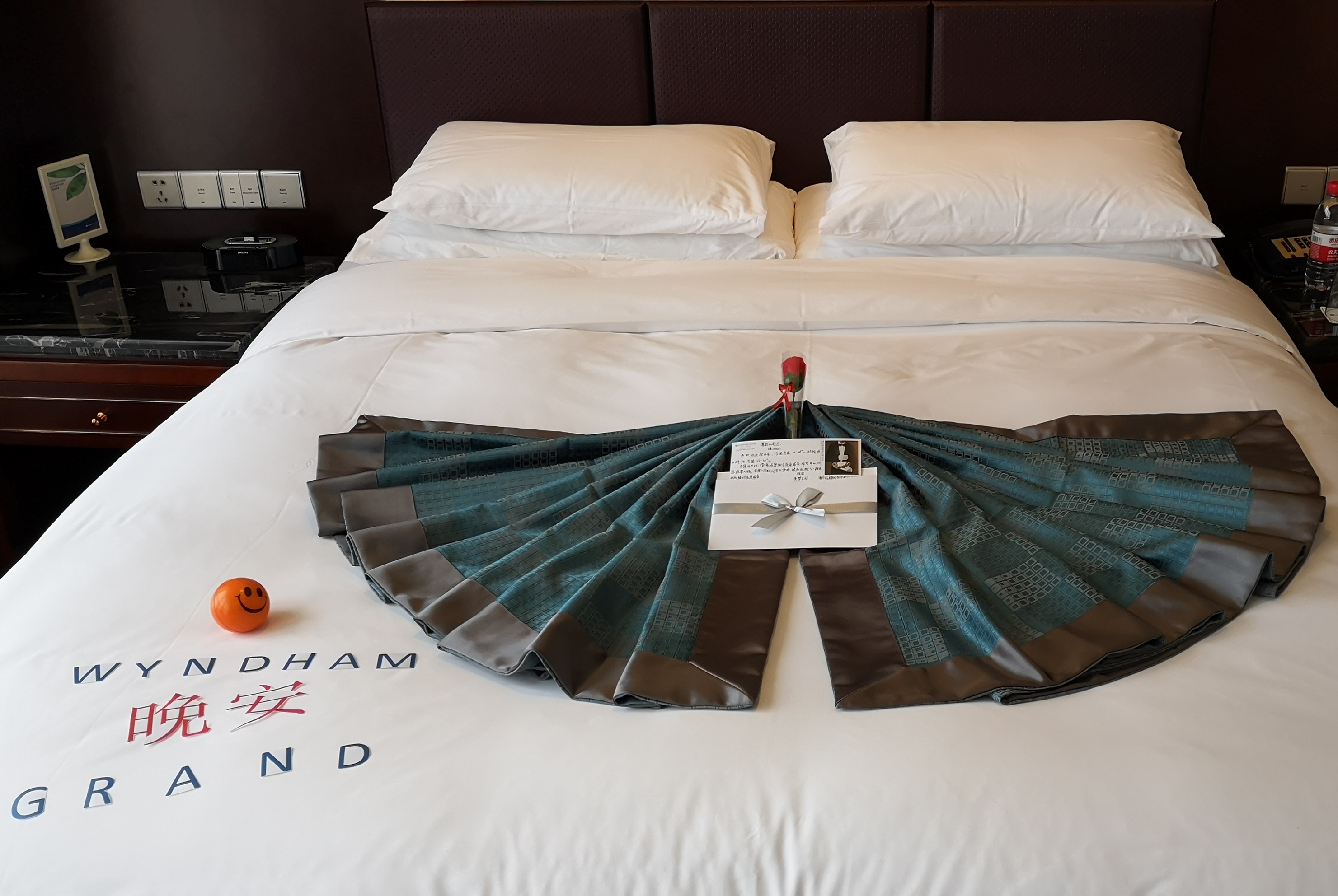 Guest room at the Wyndham Grand Plaza Royale Changsheng Jiangyin in Jiangyin, Other than US/Canada