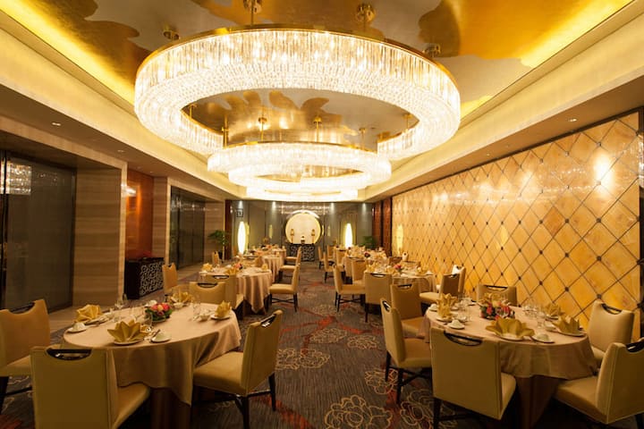 Wyndham Grand Plaza Royale Colorful Yunnan Kunming restaurant in Kunming, Other than US/Canada