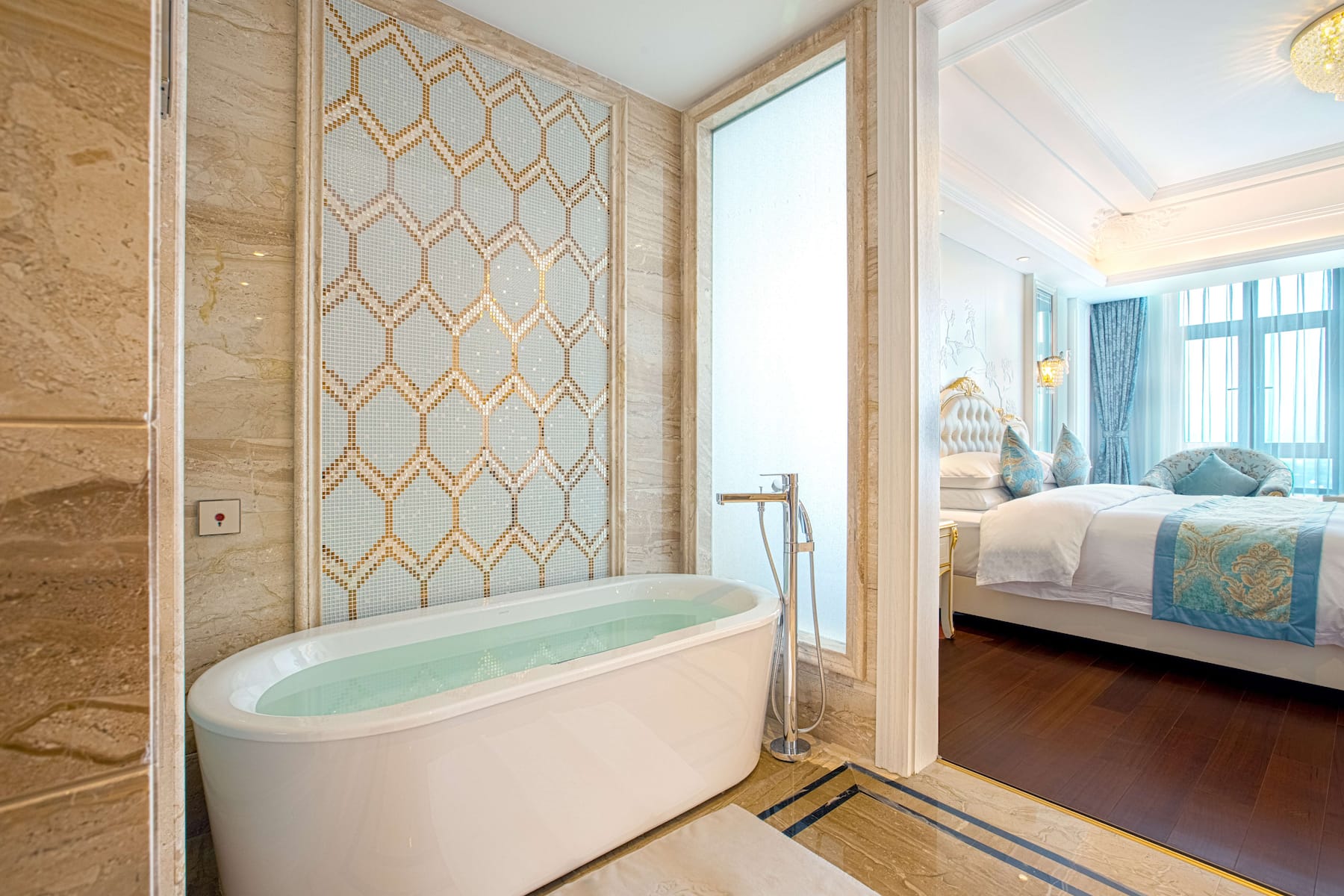 Guest room bath at the Wyndham Grand Kunming East in Kunming, Other than US/Canada