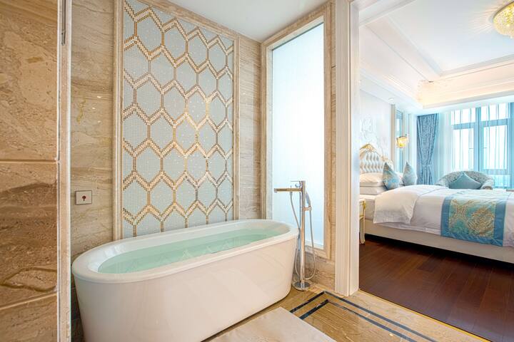 Guest room bath at the Wyndham Grand Kunming East in Kunming, Other than US/Canada