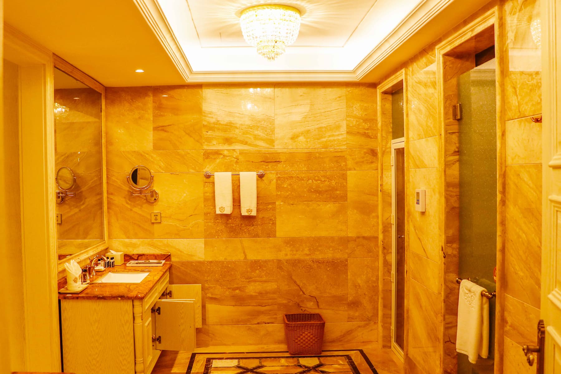 Guest room bath at the Wyndham Grand Kunming East in Kunming, Other than US/Canada