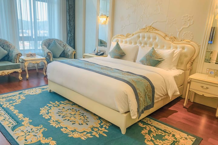 Guest room at the Wyndham Grand Kunming East in Kunming, Other than US/Canada