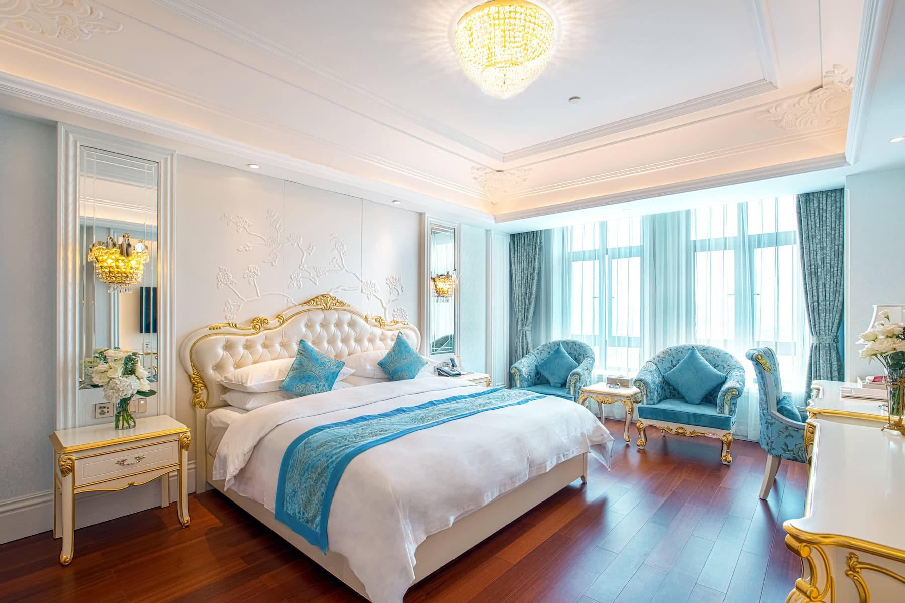 Guest room at the Wyndham Grand Kunming East in Kunming, Other than US/Canada