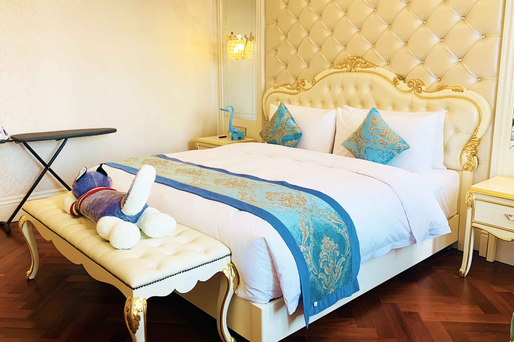Guest room at the Wyndham Grand Kunming East in Kunming, Other than US/Canada