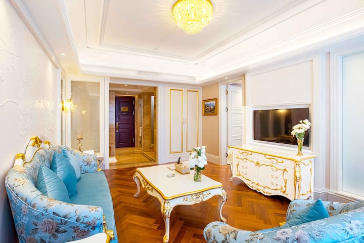 Guest room at the Wyndham Grand Kunming East in Kunming, Other than US/Canada