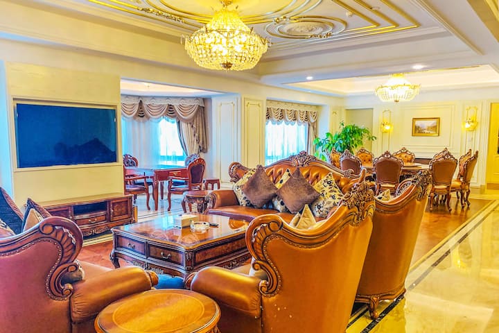 Guest room at the Wyndham Grand Kunming East in Kunming, Other than US/Canada