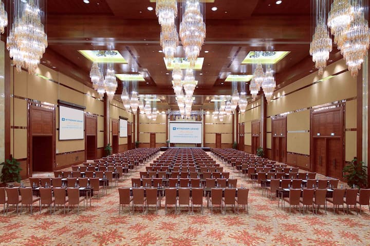 Meeting room at Wyndham Grand Plaza Royale Hainan Longmu Bay in Ledong, Other than US/Canada