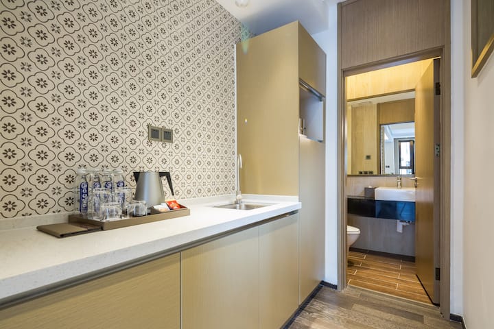 Guest room at the Wyndham Grand Royal Hotel Jinlin Lijiang in Lijiang, Other than US/Canada