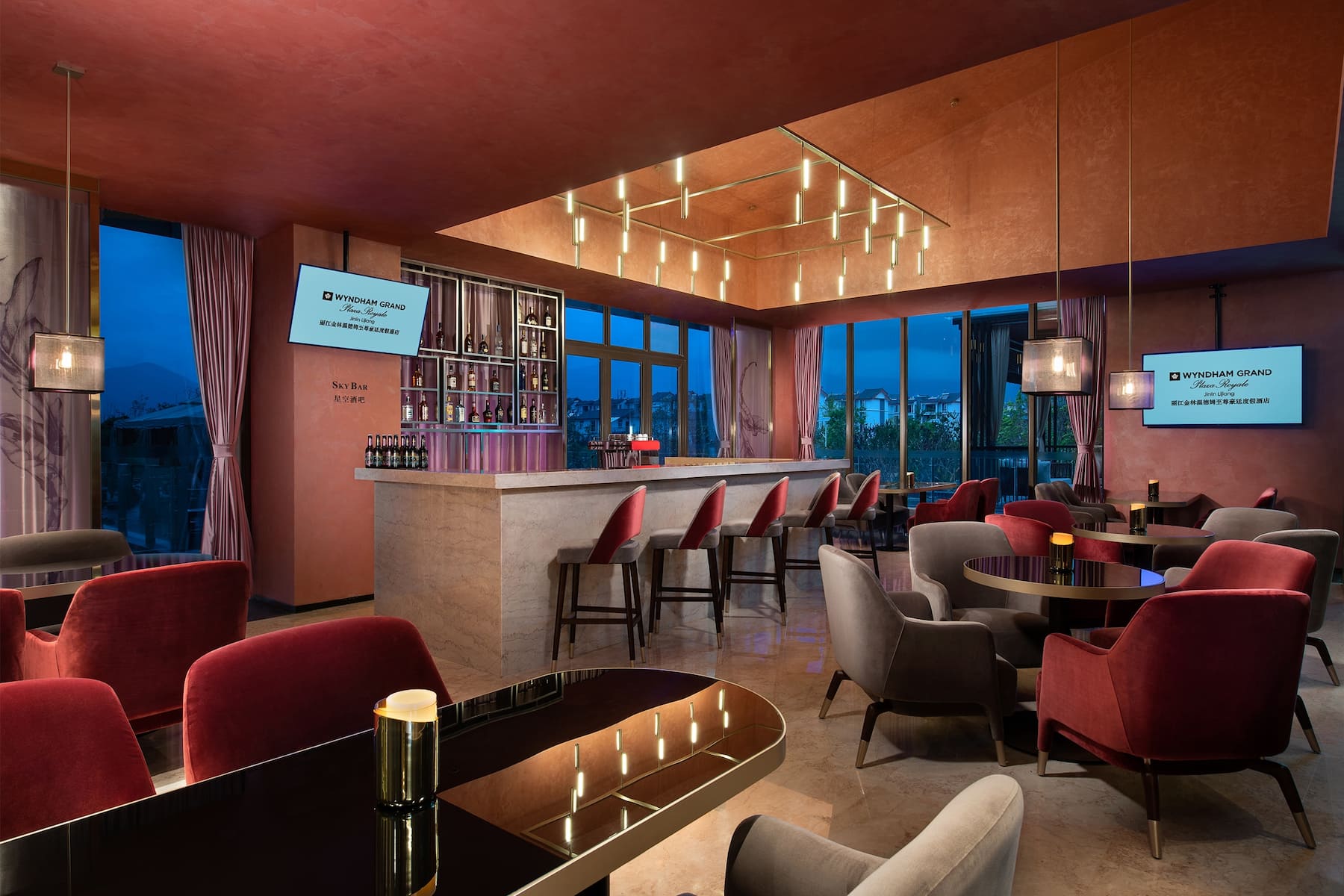 Bar at Wyndham Grand Royal Hotel Jinlin Lijiang in Lijiang, Other than US/Canada