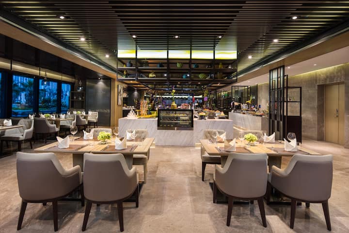 Wyndham Grand Maoming restaurant in Maoming, Other than US/Canada