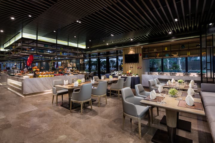 Wyndham Grand Maoming restaurant in Maoming, Other than US/Canada