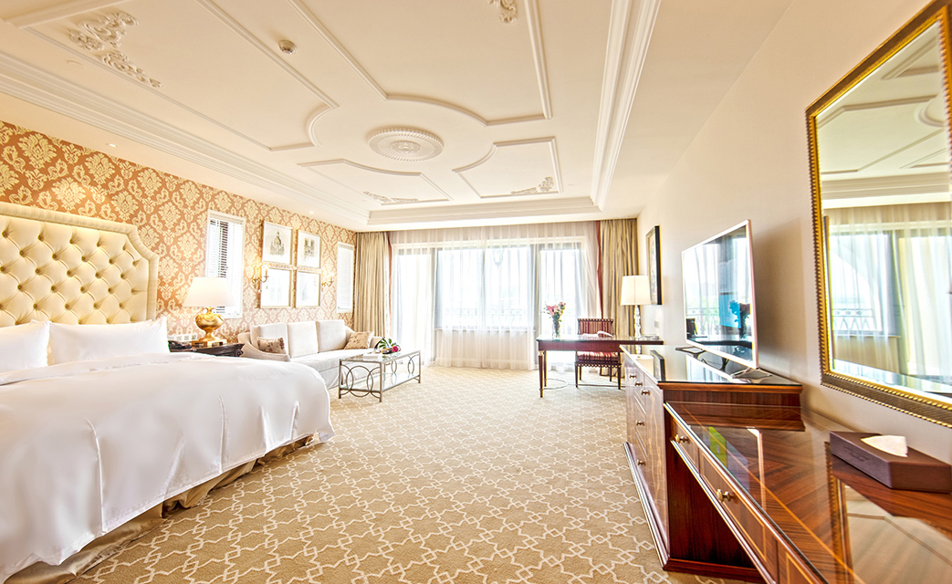 Guest room at the Wyndham Grand Plaza Royale Resort Nanjing in Nanjing, Other than US/Canada