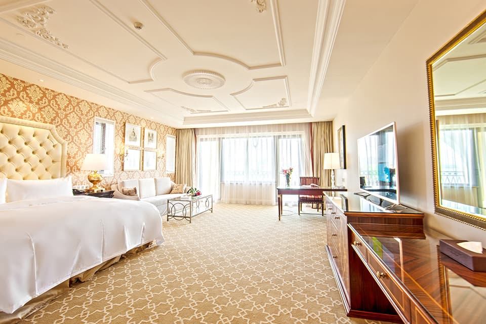 Guest room at the Wyndham Grand Plaza Royale Resort Nanjing in Nanjing, Other than US/Canada