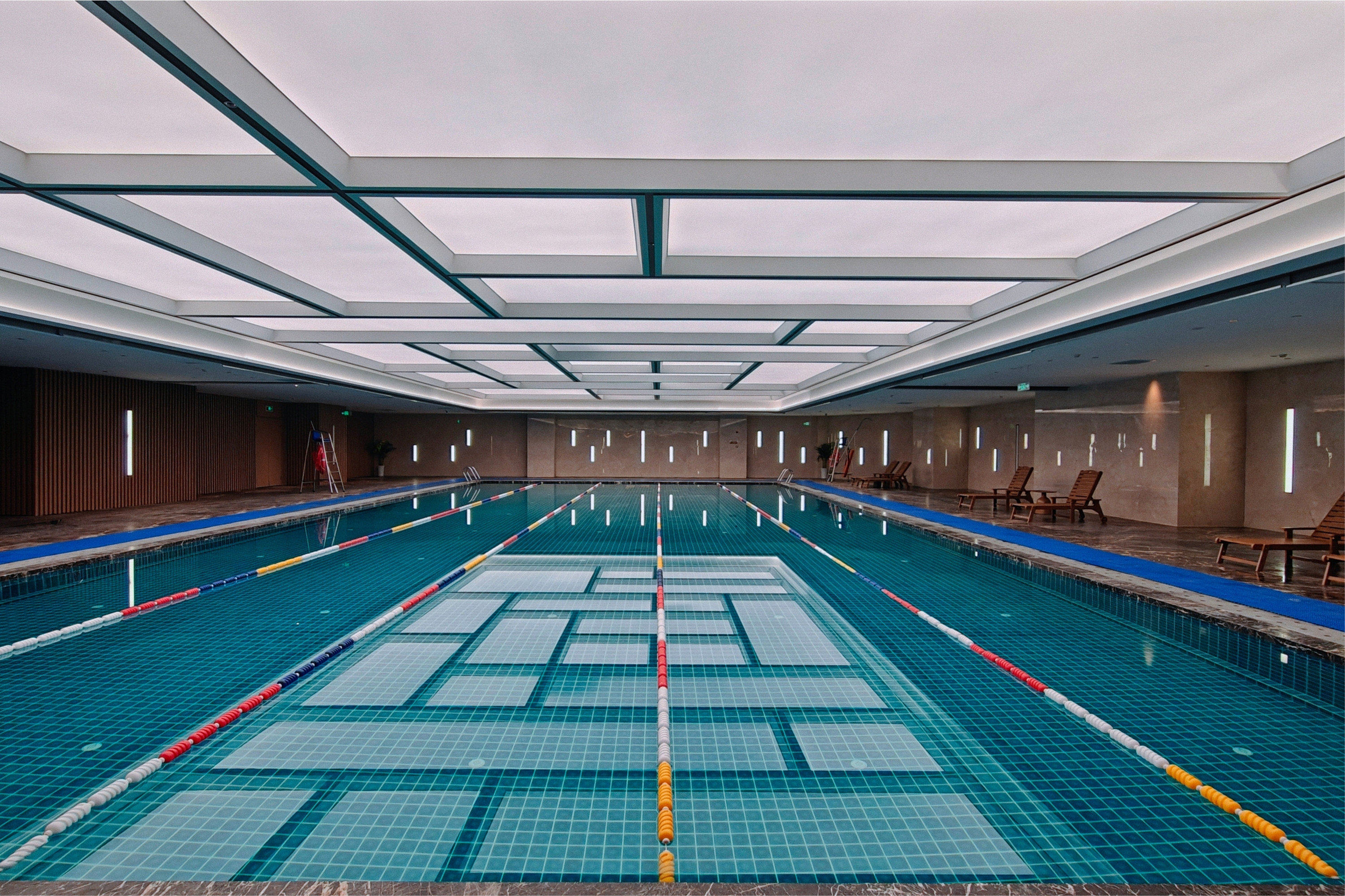 Pool at the Wyndham Grand Plaza Royale Longchang in Neijiang City, Other than US/Canada