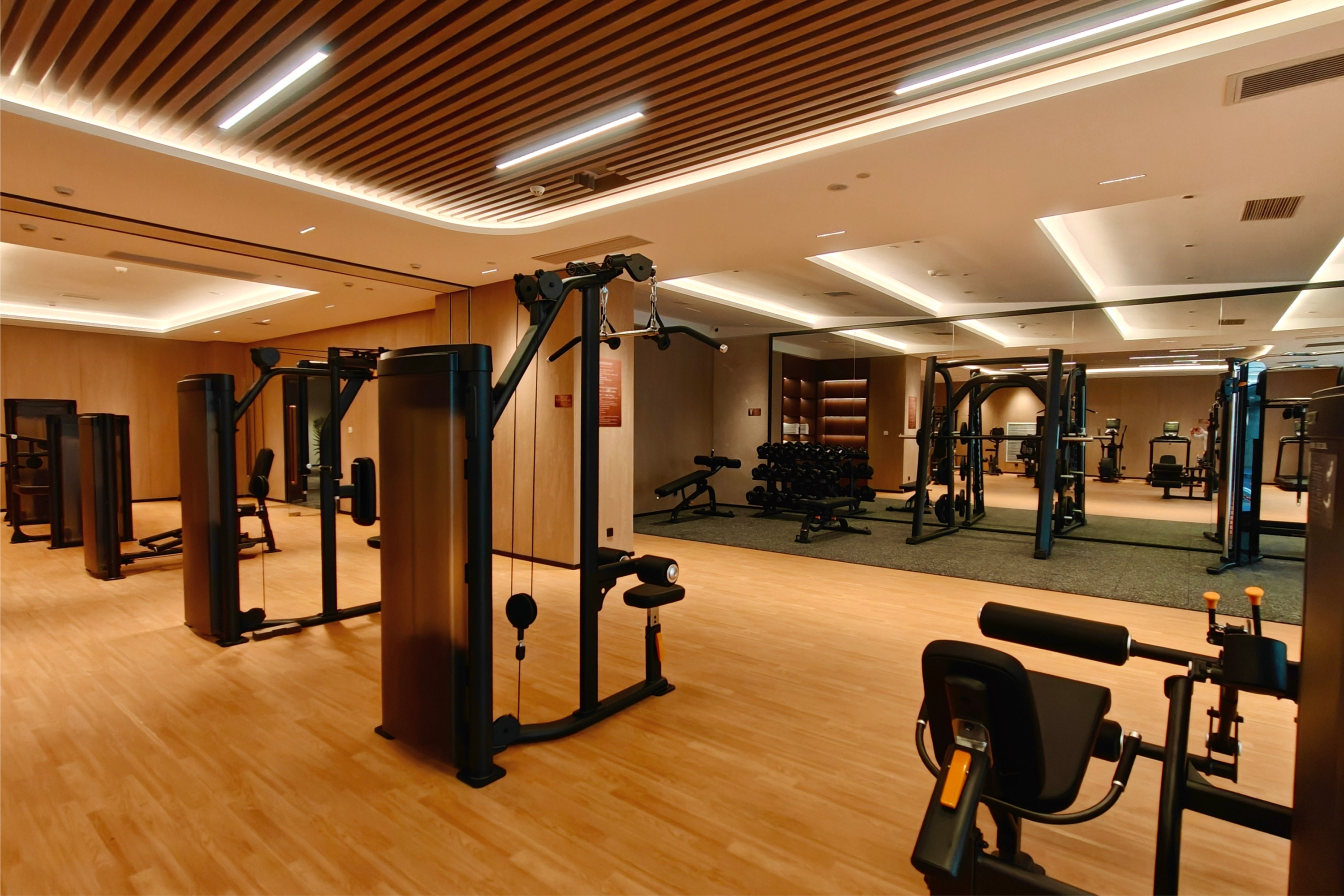Fitness room at Wyndham Grand Plaza Royale Longchang in Neijiang City, Other than US/Canada