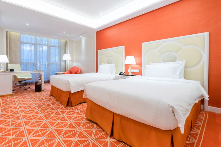 Guest room at the Wyndham Grand Plaza Royale Ningbo in Ningbo, Other than US/Canada