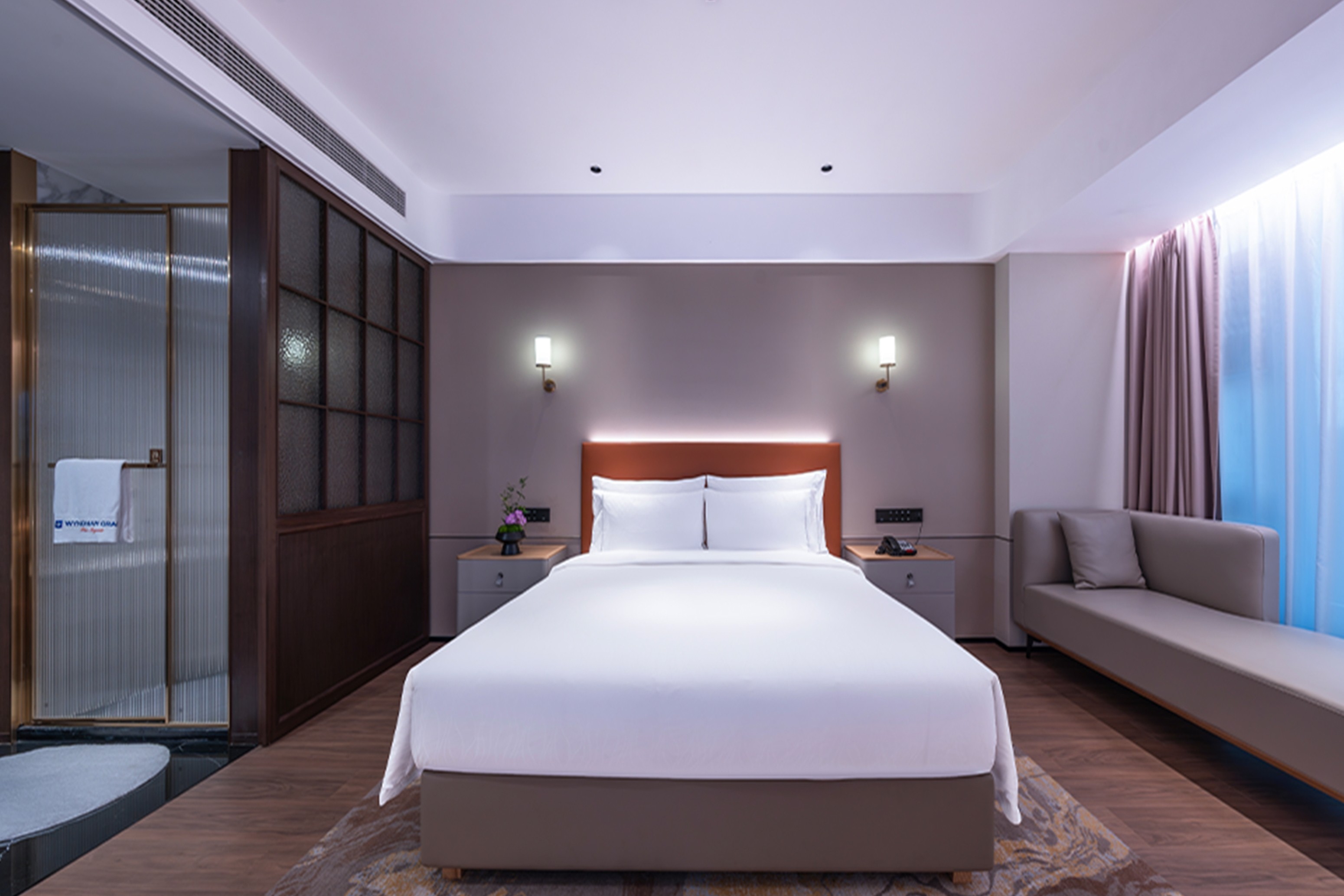 Guest room at the Wyndham Grand Plaza Royale Ningbo in Ningbo, Other than US/Canada