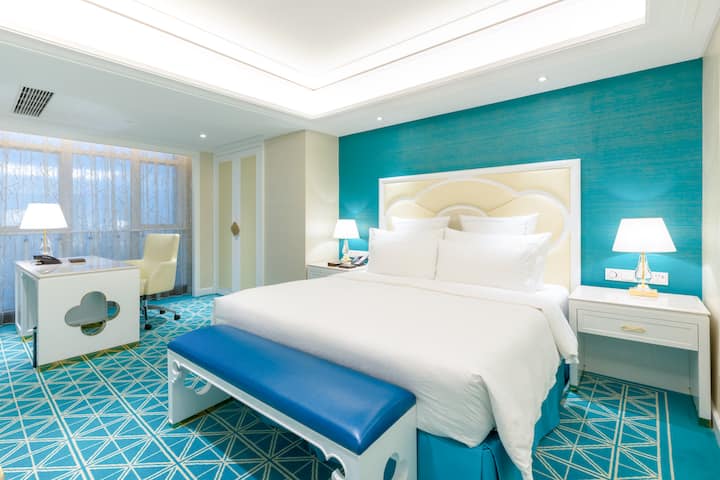 Wyndham Grand Plaza Royale Ningbo suite in Ningbo, Other than US/Canada