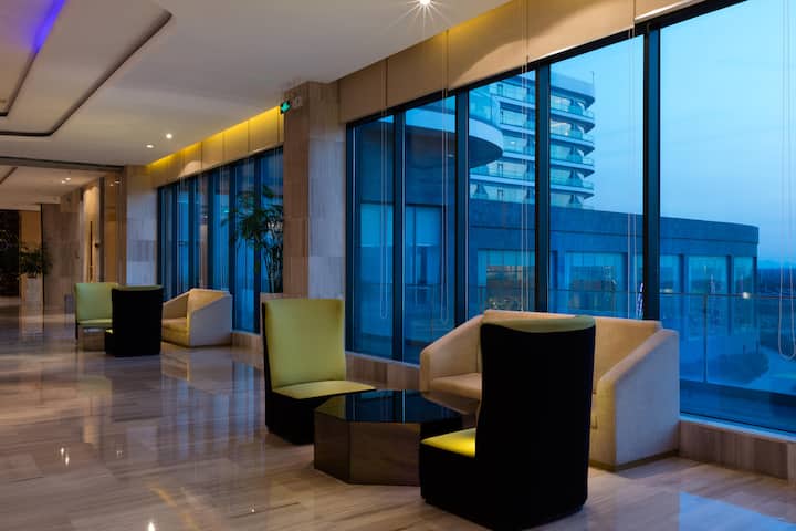 Conference room at Wyndham Grand Qingdao in Qingdao, Other than US/Canada