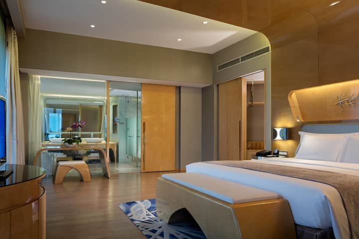 Wyndham Grand Qingdao suite in Qingdao, Other than US/Canada