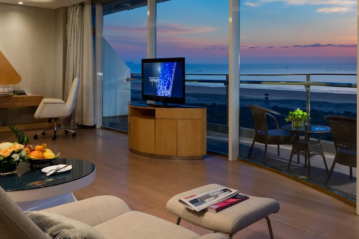 Wyndham Grand Qingdao suite in Qingdao, Other than US/Canada