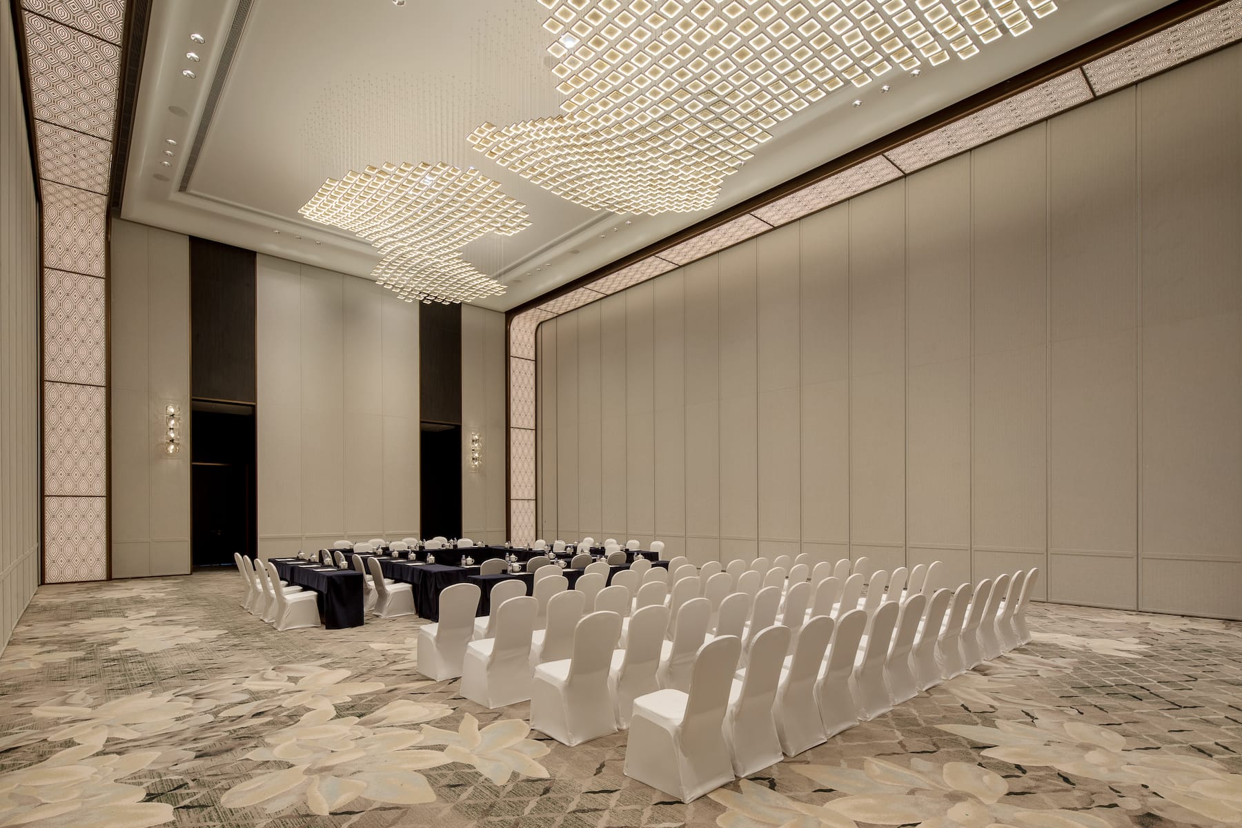 Wyndham Grand Shanxi Xiaohe Xincheng ballroom in Taiyuan, Other than US/Canada