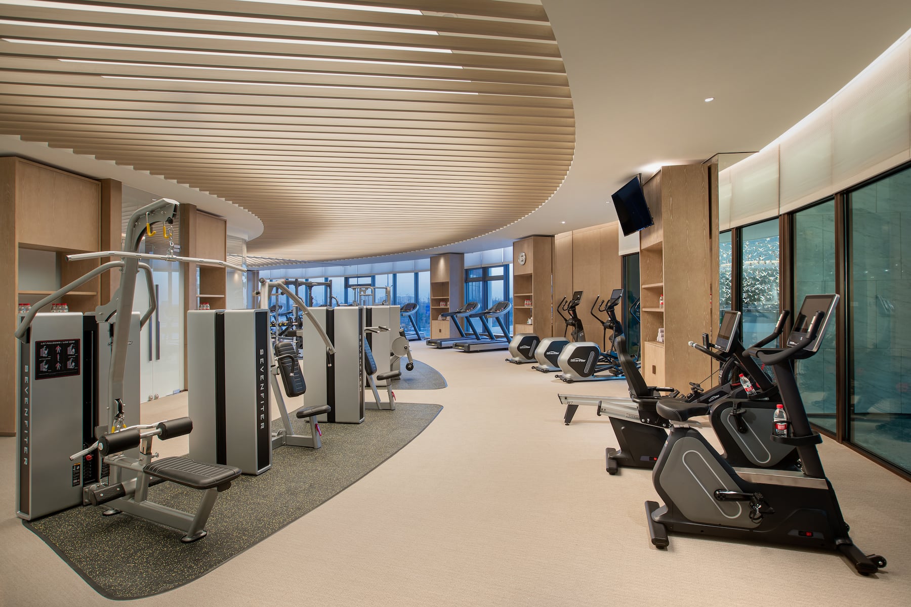 Fitness room at Wyndham Grand Shanxi Xiaohe Xincheng in Taiyuan, Other than US/Canada