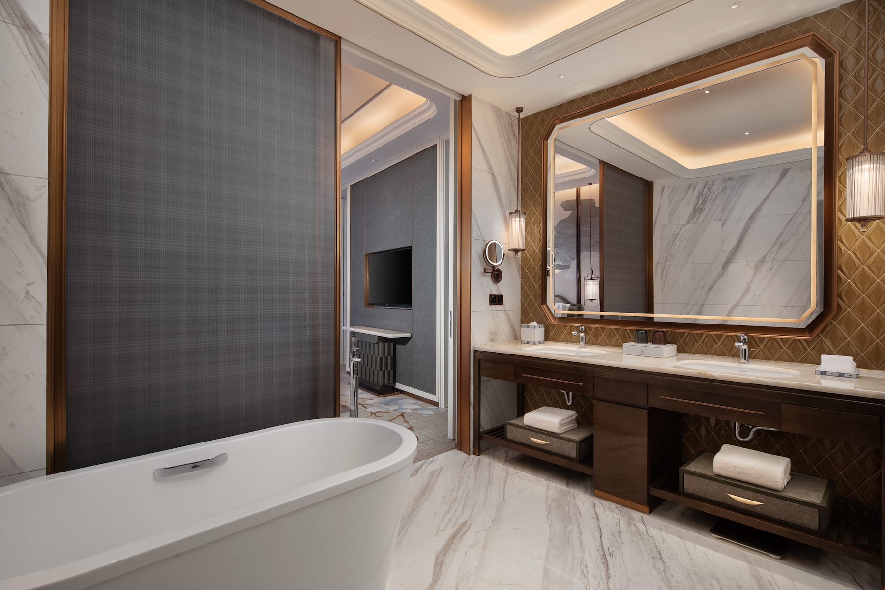 Guest room bath at the Wyndham Grand Shanxi Xiaohe Xincheng in Taiyuan, Other than US/Canada
