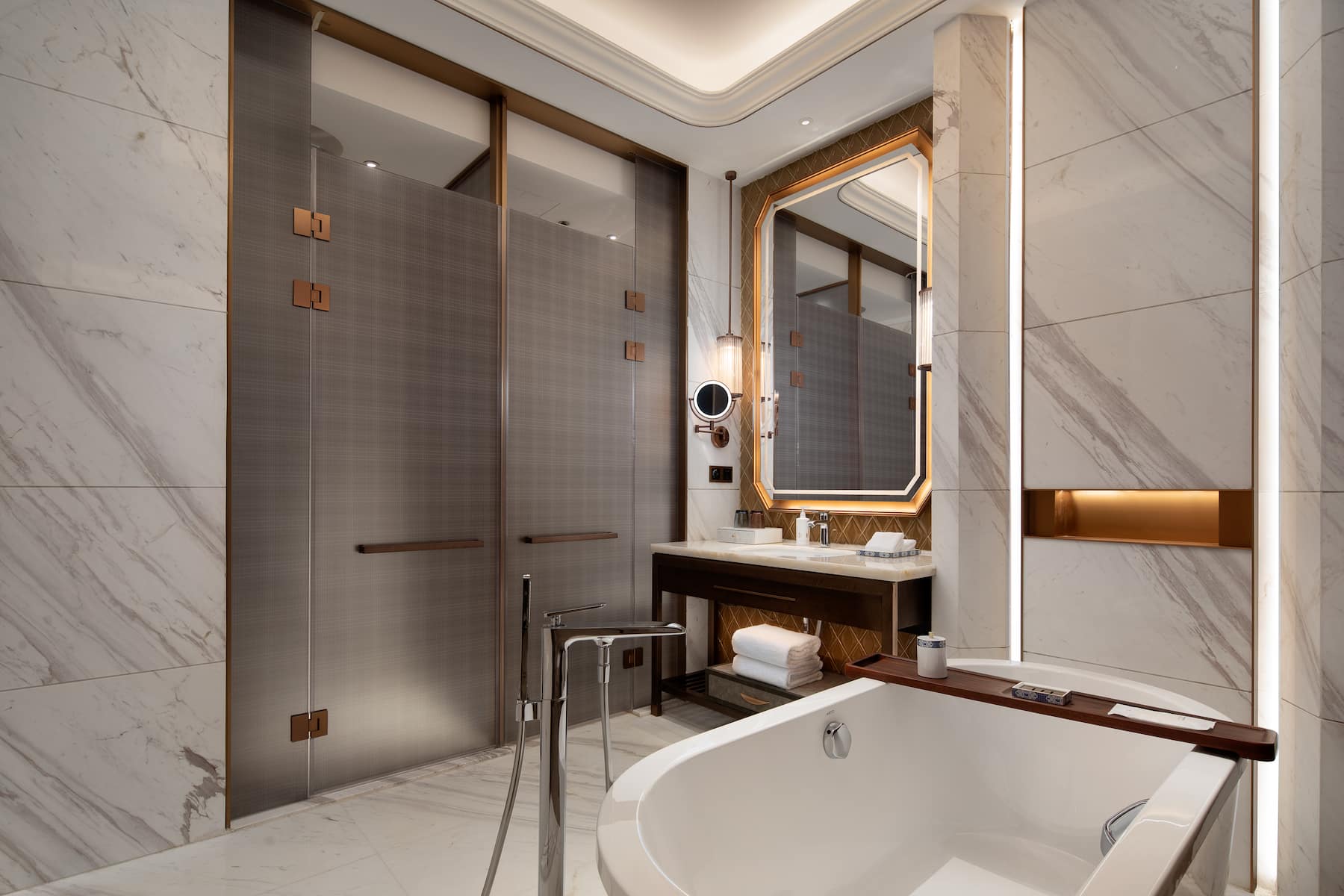 Guest room bath at the Wyndham Grand Shanxi Xiaohe Xincheng in Taiyuan, Other than US/Canada