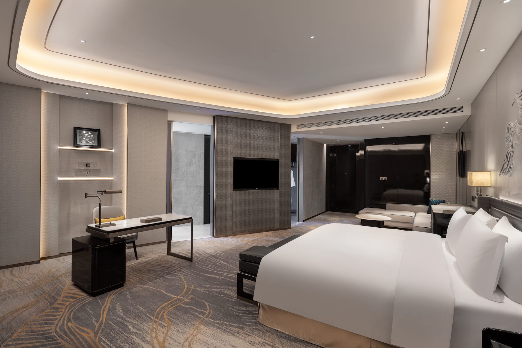 Guest room at the Wyndham Grand Shanxi Xiaohe Xincheng in Taiyuan, Other than US/Canada