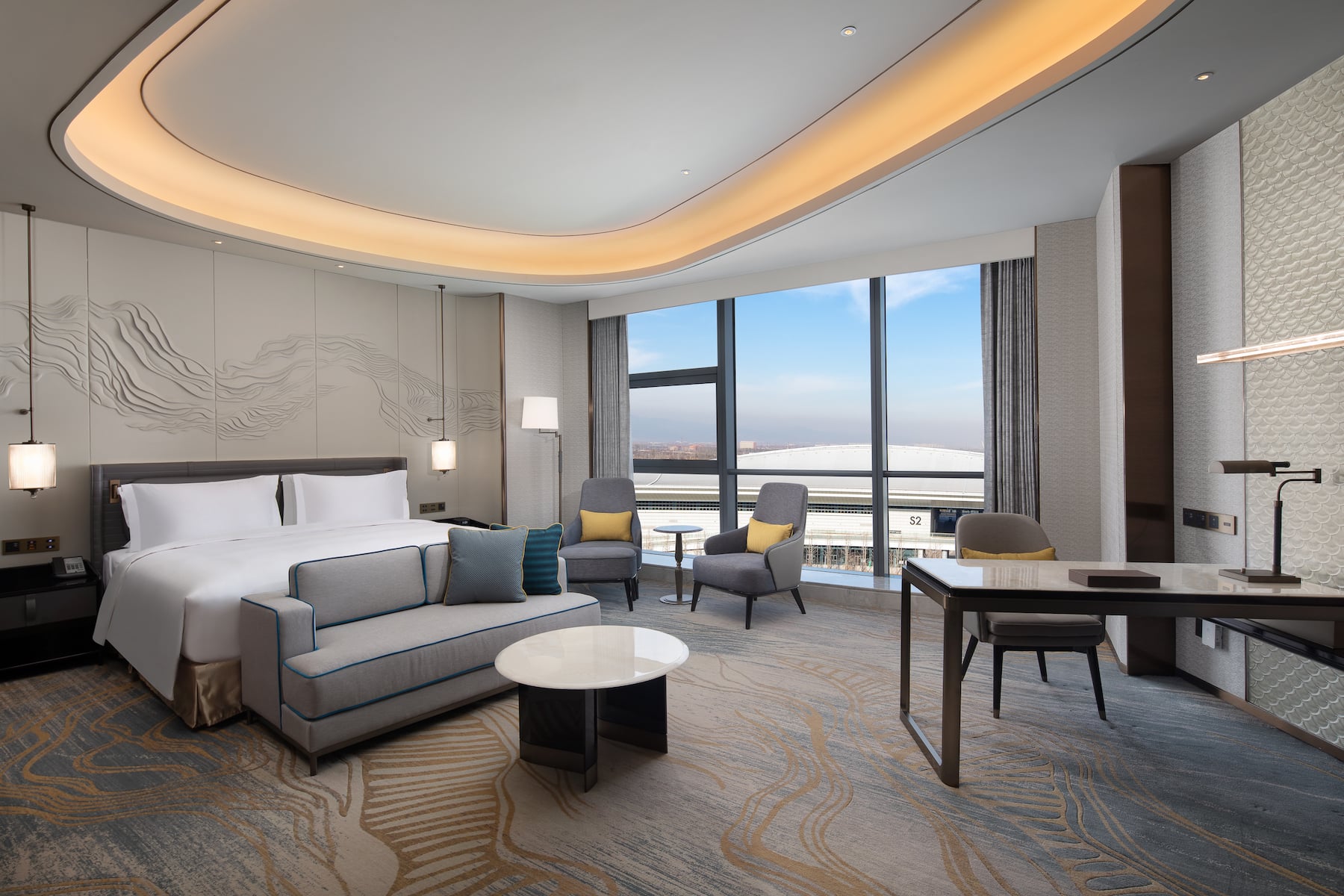 Guest room at the Wyndham Grand Shanxi Xiaohe Xincheng in Taiyuan, Other than US/Canada