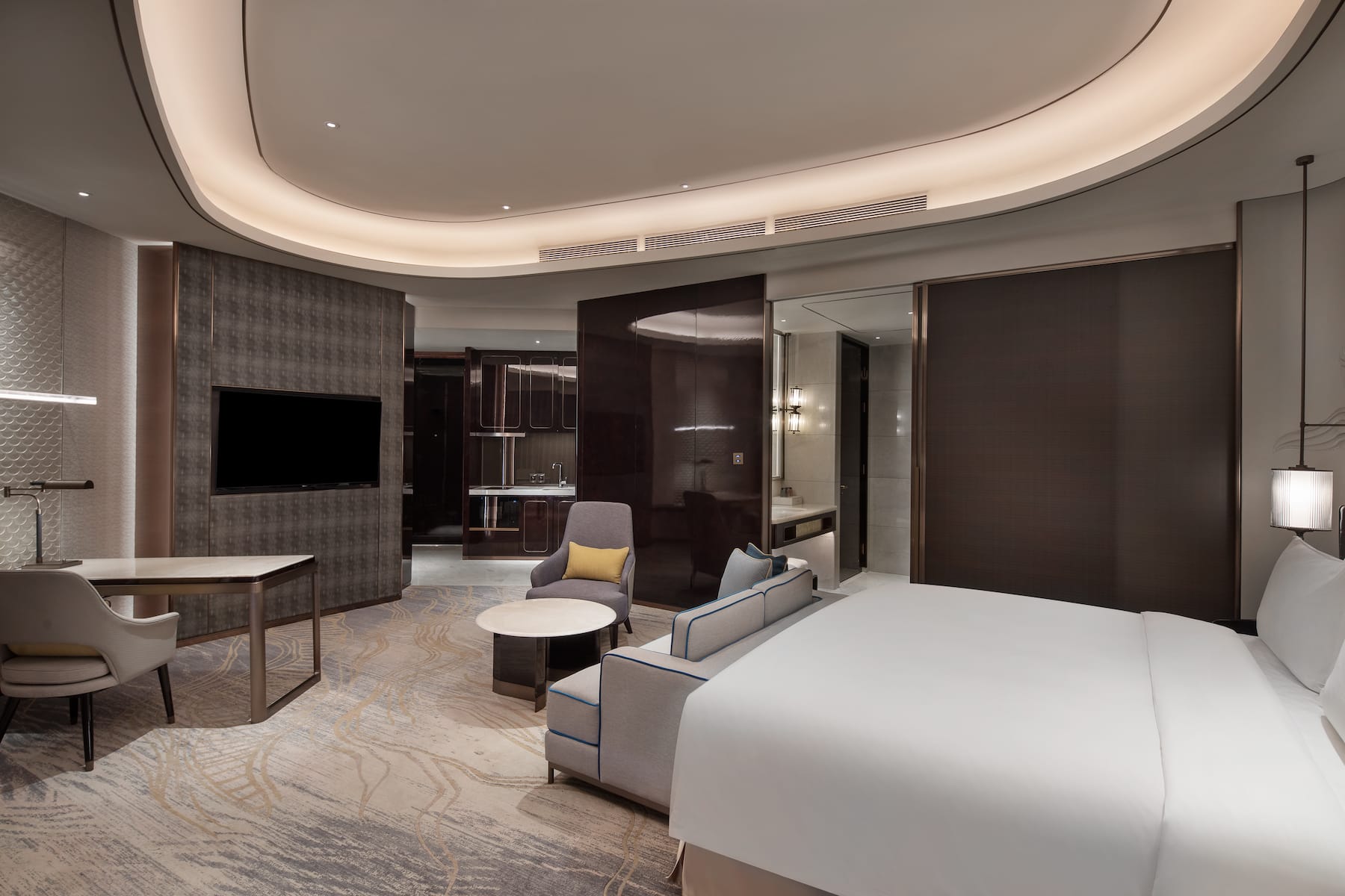 Guest room at the Wyndham Grand Shanxi Xiaohe Xincheng in Taiyuan, Other than US/Canada
